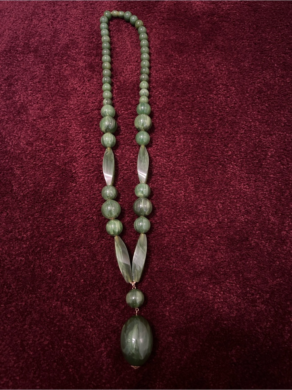 Vintage Marbled Green Bakelite Necklace